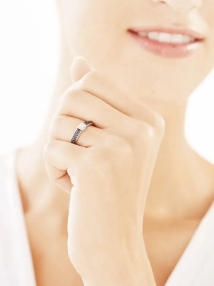 Pierścionek z białego złota z brylantami - 0,27 ct - próba 585