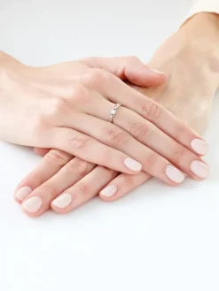 Pierścionek z białego złota z brylantem - 0,06 ct - próba 585