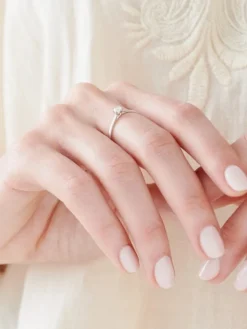 Pierścionek z białego złota z brylantem - 0,14 ct - próba 585