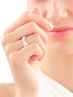 Pierścionek z białego złota z brylantami - 0,72 ct - próba 585