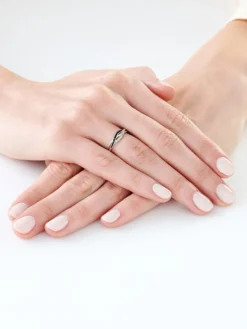 Pierścionek z białego złota z brylantami i perłą Tahiti - próba 585