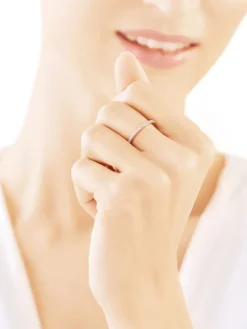 Pierścionek z białego złota z diamentami - 0,06 ct - próba 375