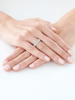 Pierścionek z białego złota z diamentami - 0,19 ct - próba 375