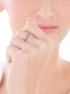 Pierścionek z białego złota z diamentami i szafirami - próba 375