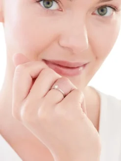 Pierścionek z białego złota z brylantem - 0,08 ct - próba 585