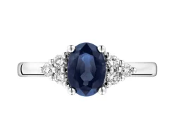 Pierścionek z białego złota z brylantami i szafirem - próba 585