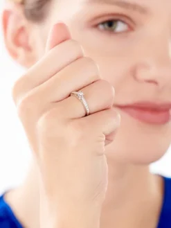 Pierścionek z białego złota z brylantami - 0,20 ct - próba 585