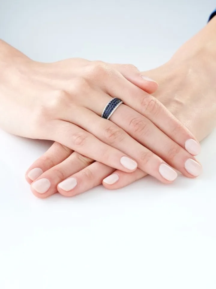 Pierścionek z białego złota z brylantami i szafirami - próba 585