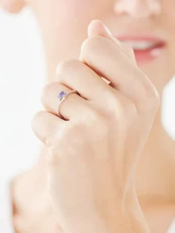 Pierścionek z białego złota z brylantami z tanzanitem - próba 585