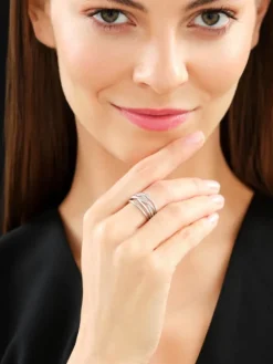 Pierścionek z białego złota z diamentami - 0,15 ct - próba 750