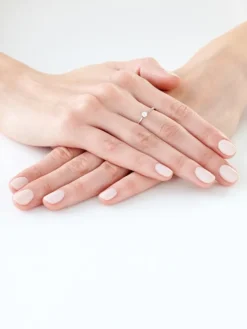 Pierścionek z białego złota z brylantem - 0,14 ct - próba 750