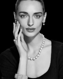 Pierścionek z białego złota z brylantami i perłą South Sea - próba 585