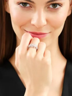 Pierścionek z białego złota z diamentami - kwiaty - 1,35 ct - próba 750