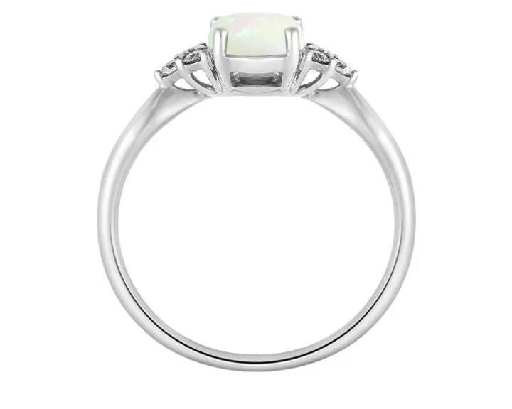 Pierścionek z białego złota z brylantami i opalem - próba 585