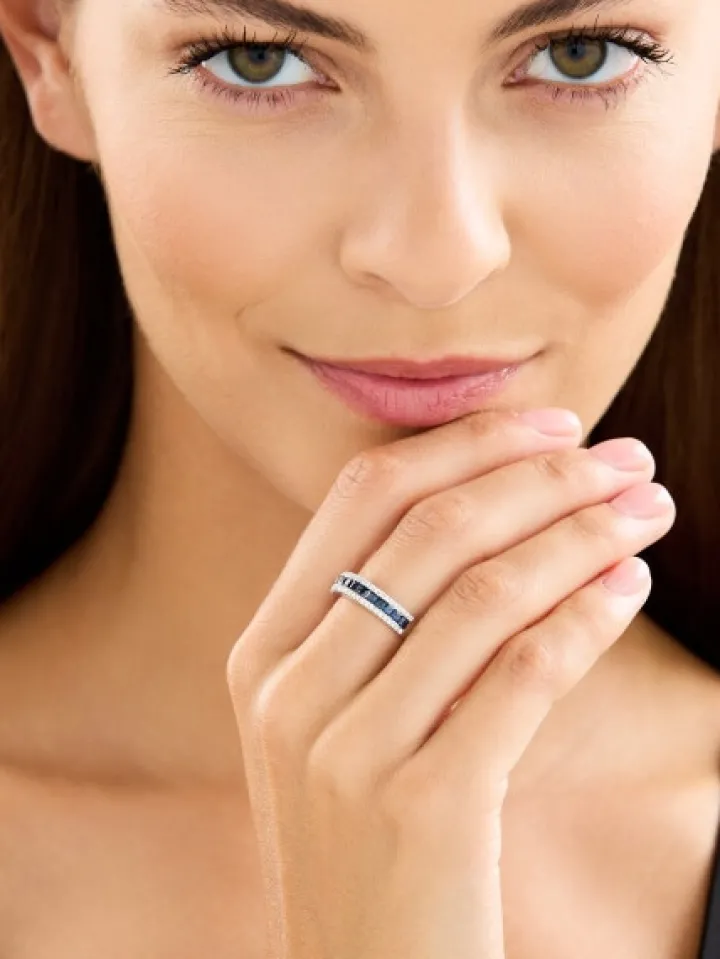 Pierścionek z białego złota z brylantami i szafirami - próba 585