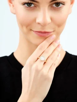 Pierścionek z mosiądzu pozłacany z cyrkoniami i masą perłową