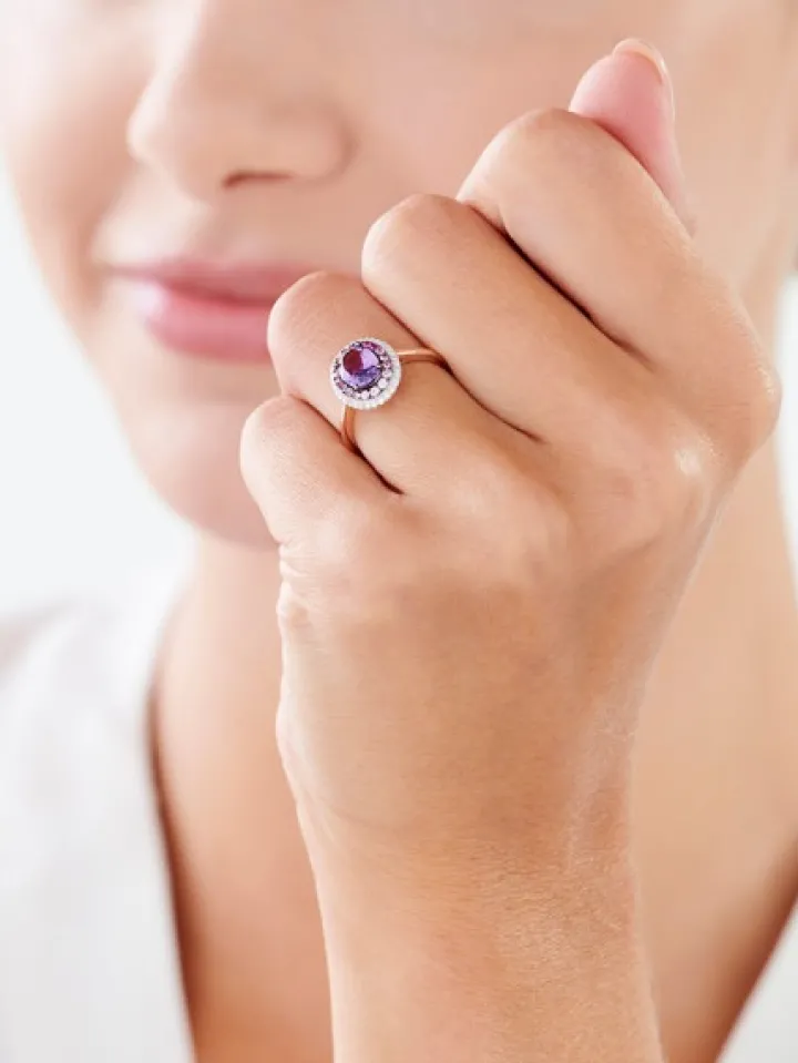 Pierścionek z różowego złota z diamentami, szafirami i ametystem - próba 585
