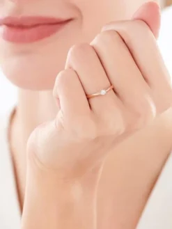 Pierścionek z różowego złota z brylantem - 0,03 ct - próba 375