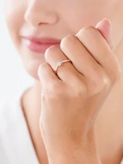 Pierścionek z różowego złota z brylantami - 0,09 ct - próba 585