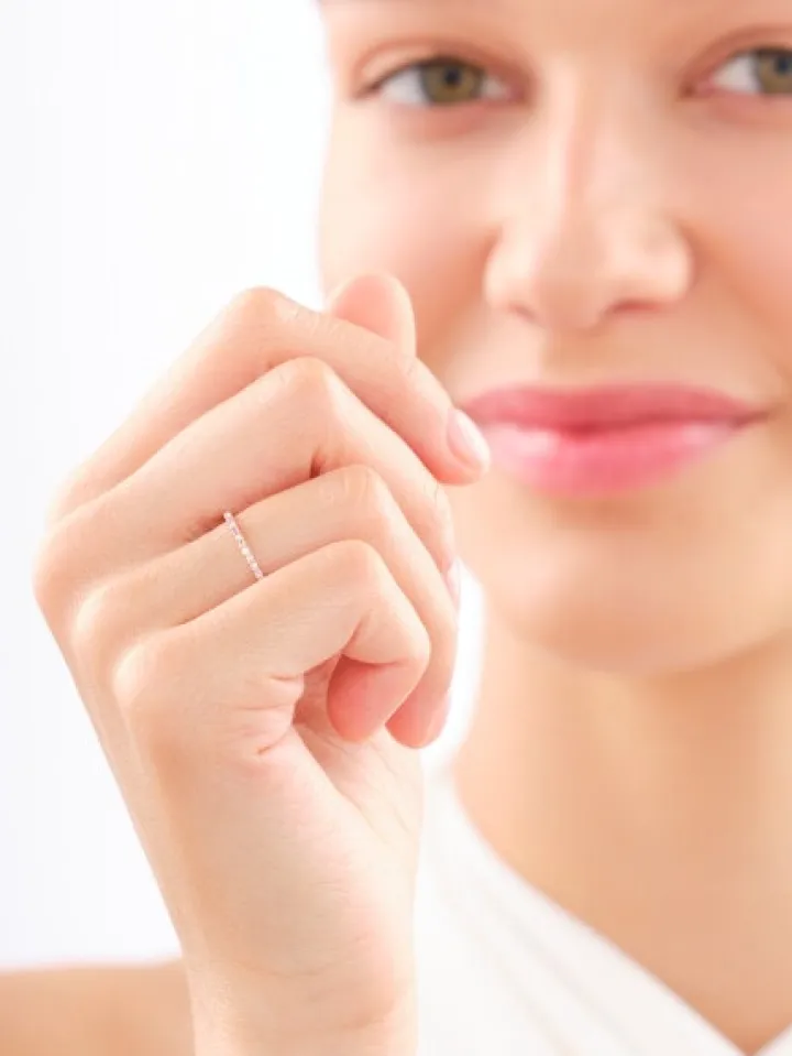 Pierścionek z różowego złota z diamentami i szafirami - próba 585