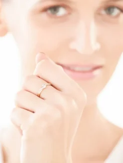 Pierścionek z żółtego i białego złota z brylantem - 0,02 ct - próba 585