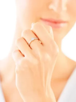 Pierścionek z żółtego i białego złota z diamentami - 0,09 ct - próba 585