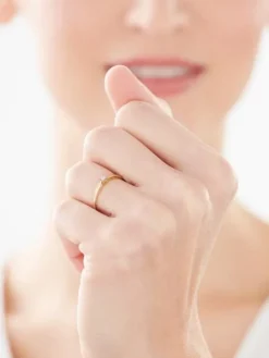 Pierścionek z żółtego i białego złota z brylantem - 0,01 ct - próba 375