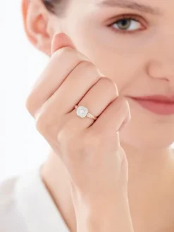 Pierścionek z żółtego i białego złota z diamentami - 0,19 ct - próba 585