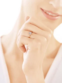 Pierścionek z żółtego i białego złota z brylantami i szafirem - próba 585