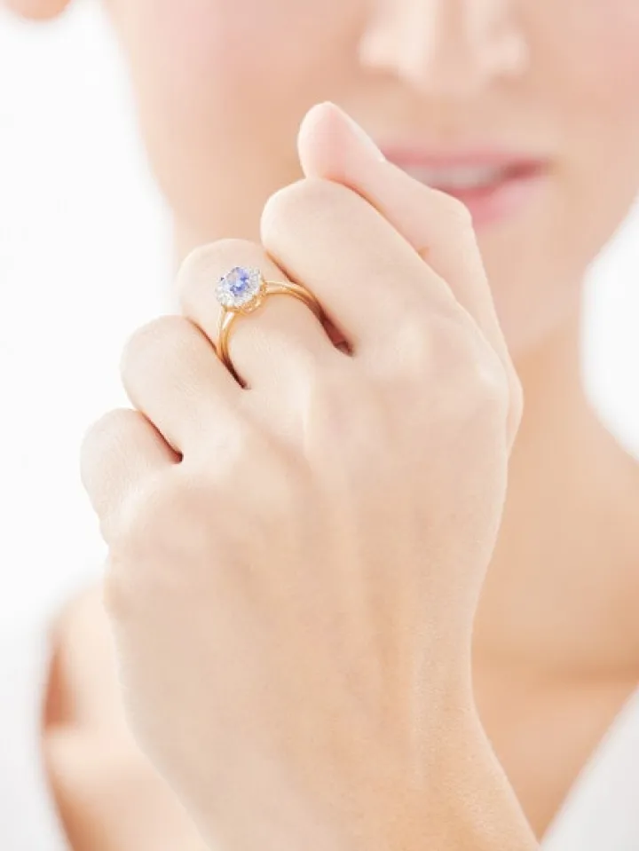 Pierścionek z żółtego złota z brylantami i tanzanitem - próba 585