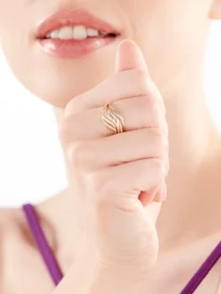 Pierścionek  z żółtego złota z diamentami - 0,15 ct - próba 585