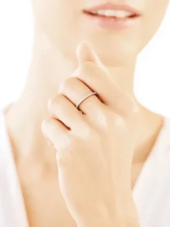 Pierścionek z żółtego złota z diamentami - 0,06 ct - próba 375