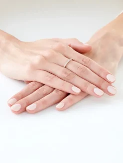 Pierścionek z żółtego złota z diamentami - 0,06 ct - próba 375