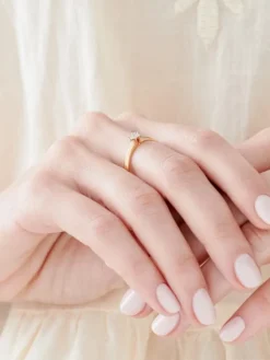 Pierścionek z żółtego złota z diamentami - 0,05 ct - próba 585