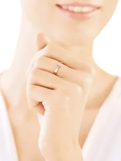 Pierścionek z żółtego złota z diamentami - 0,09 ct - próba 585