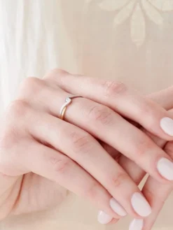 Pierścionek z żółtego złota z diamentami - 0,09 ct - próba 585