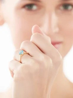 Pierścionek  z żółtego złota z diamentami - 0,02 ct - próba 375