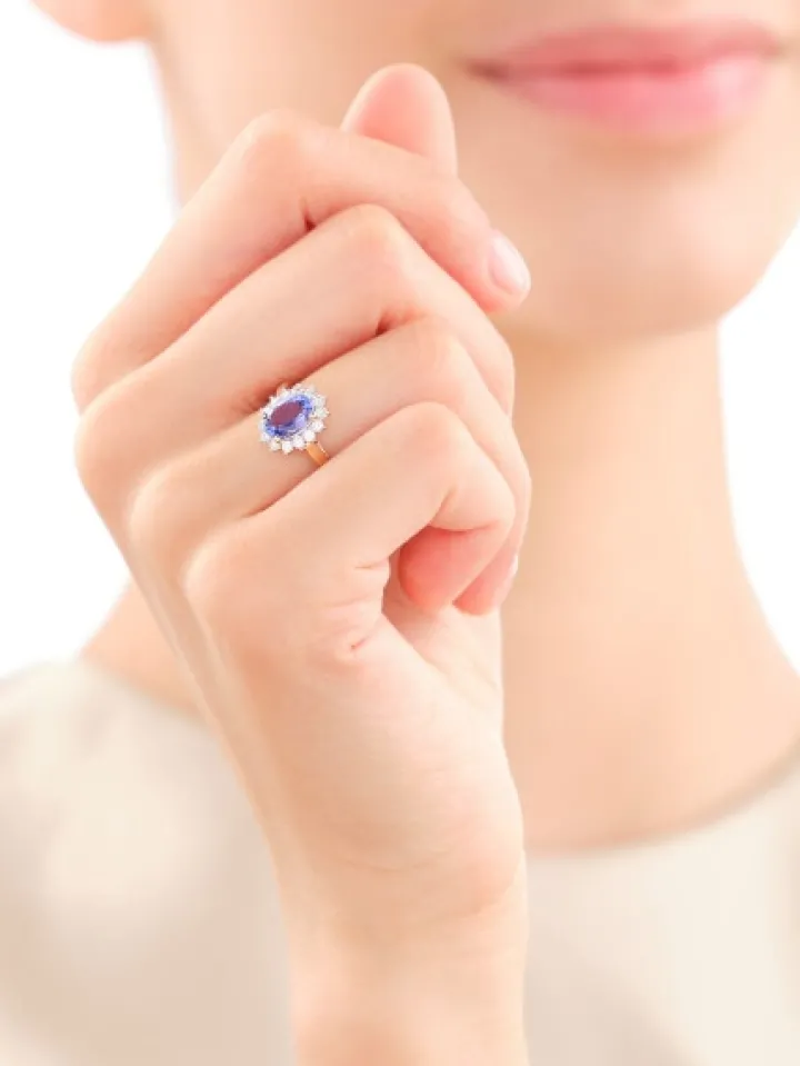 Pierścionek z żółtego złota z brylantami i tanzanitem - próba 585