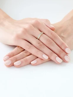 Pierścionek z żółtego złota z diamentami - 0,06 ct - próba 585