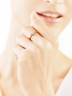 Pierścionek z żółtego złota z diamentami - 0,10 ct - próba 585