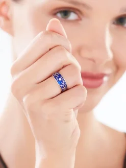 Pierścionek z żółtego złota z brylantem i emalią - 0,01 ct - próba 375