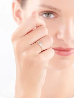 Pierścionek z żółtego złota z diamentami - 0,06 ct - próba 375