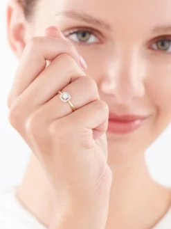 Pierścionek z żółtego złota z diamentami - 0,08 ct - próba 375