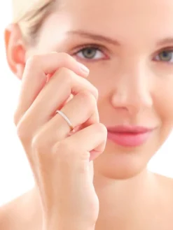 Pierścionek z żółtego złota z brylantami, kamieniami szlachetnymi i ozdobnymi - próba 585