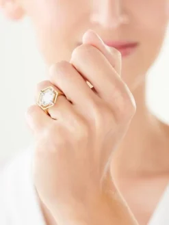 Pierścionek z żółtego złota z diamentami i masą perłową - próba 585