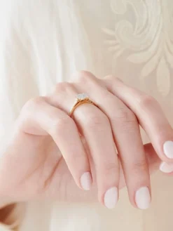 Pierścionek z żółtego złota z diamentami - 0,18 ct - próba 585