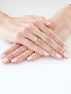 Pierścionek z żółtego złota z diamentami - 0,18 ct - próba 585