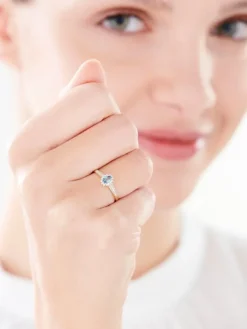 Pierścionek z żółtego złota z diamentami i topazem London Blue - próba 375