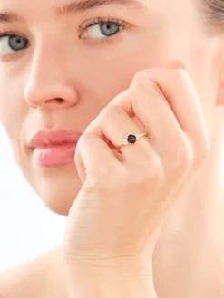 Pierścionek z żółtego złota z brylantami i topazem London Blue - próba 585