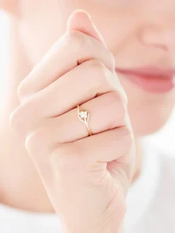 Pierścionek z żółtego złota z diamentami - 0,10 ct - próba 375